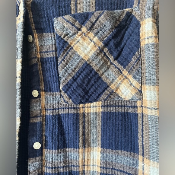 Aerie Women’s Plaid Flannel Blue and Tan Long sleeve Shirt Size Medium - Picture 3 of 6